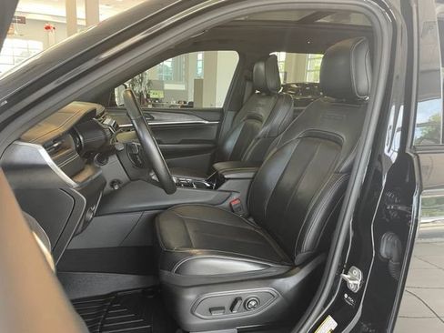 Certified 2022 Jeep Grand Cherokee L Overland AWD/4WD image 31