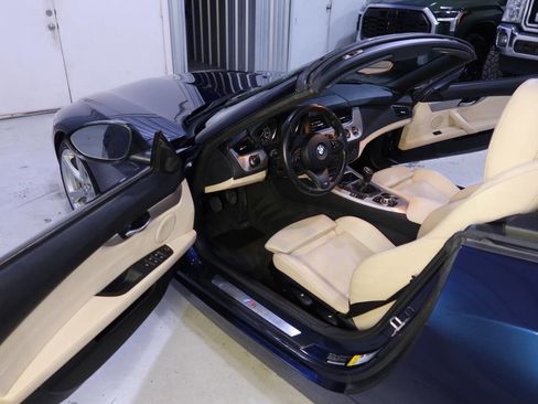 Used 2011 BMW Z4 sDrive30i image 15