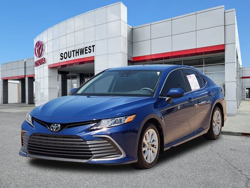 Used 2023 Toyota Camry LE FWD image 39