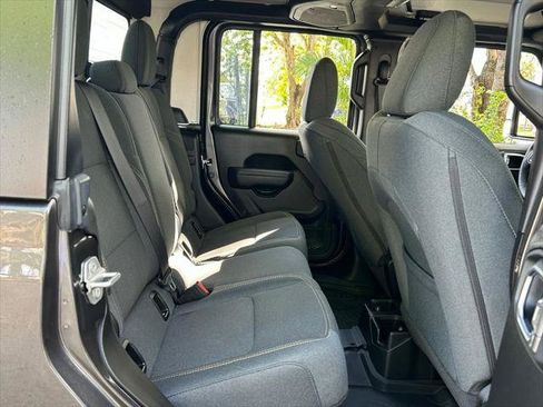 Certified 2025 Jeep Gladiator Willys image 33