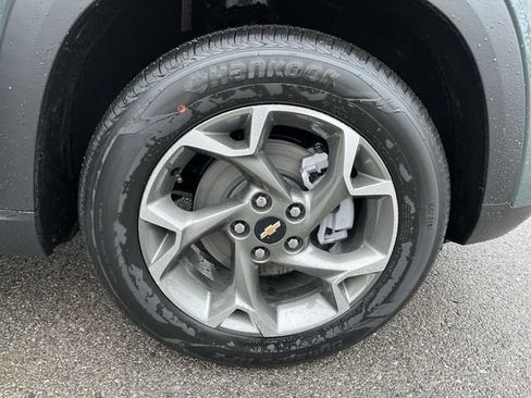 New 2026 Chevrolet Trax LT w/ Sunroof Package FWD image 20