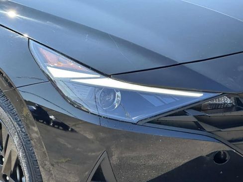 Used 2023 Hyundai Elantra SEL FWD image 10