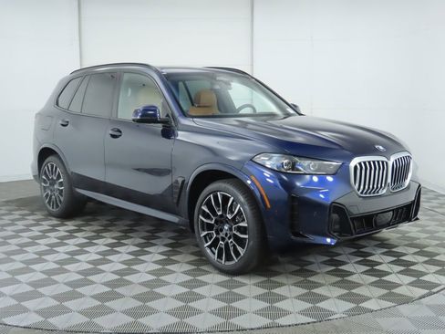 Used 2026 BMW X5 xDrive40i w/ M Sport Package image 4