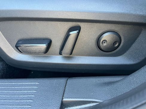 Used 2025 Nissan Rogue SV image 22