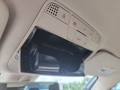 Used 2020 Mercedes-Benz GLC 300 image 25