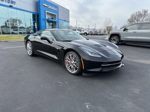 Used 2017 Chevrolet Corvette Stingray Coupe w/ 1LT image 1