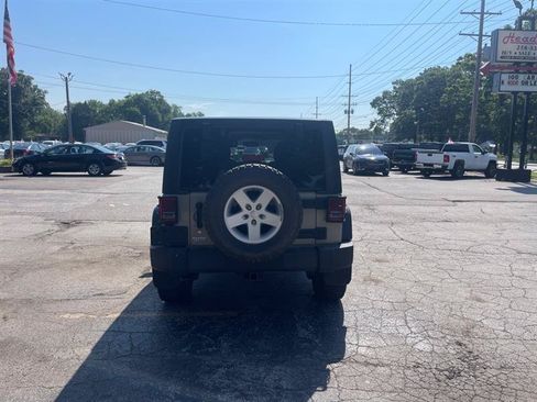 Used 2017 Jeep Wrangler Unlimited Sport w/ Quick Order Package 24S AWD/4WD image 6