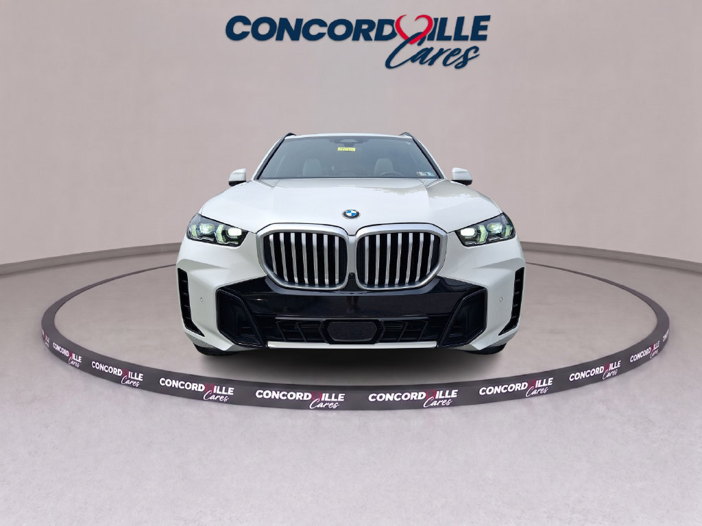 Used 2025 BMW X5 xDrive40i w/ M Sport Package AWD/4WD image 2