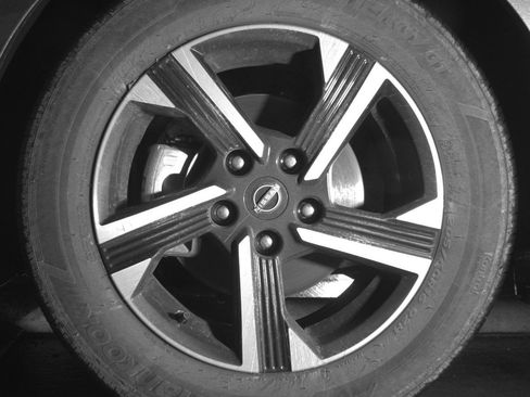 Used 2025 Nissan Sentra SV FWD image 12