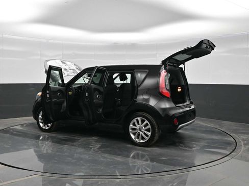 Used 2017 Kia Soul + image 39