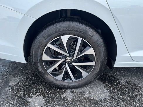 Certified 2025 Volkswagen Jetta S FWD image 32