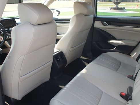 Used 2019 Honda Accord Touring image 15