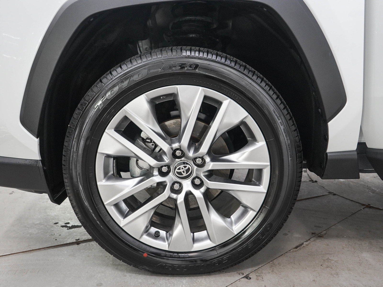 Used 2025 Toyota RAV4 XLE Premium w/ Weather Package AWD/4WD image 31
