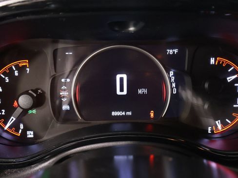Used 2023 Dodge Durango SXT AWD/4WD image 4