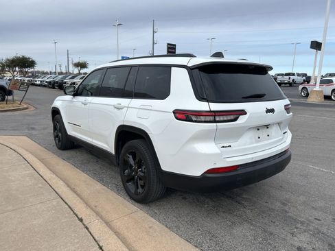 Used 2024 Jeep Grand Cherokee L Limited w/ Luxury Tech Group II image 7