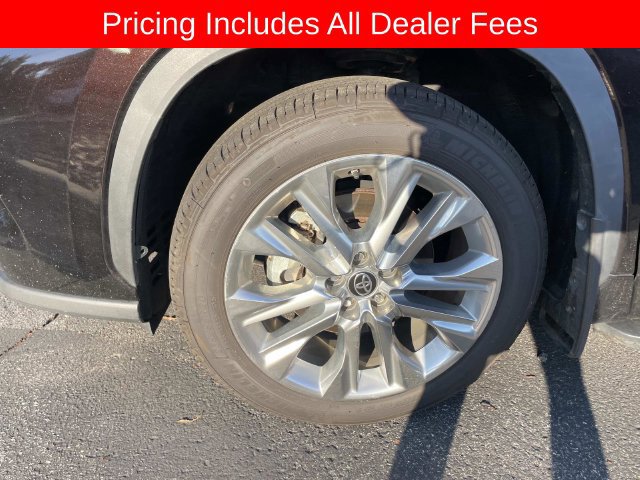 Used 2021 Toyota Highlander Limited AWD/4WD image 2