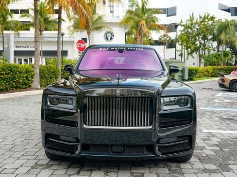 Used 2020 Rolls-Royce Cullinan Black Badge image 4