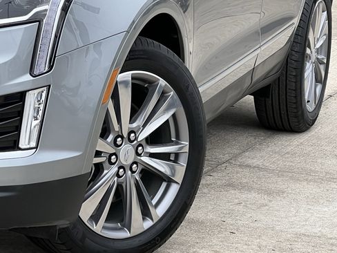 Used 2025 Cadillac XT5 Premium Luxury image 8