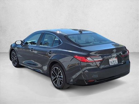 Used 2026 Toyota Camry XLE image 8