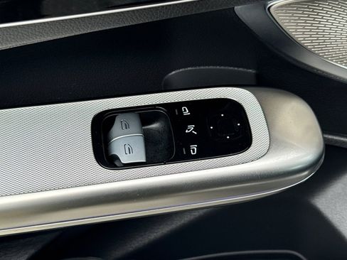 Certified 2025 Mercedes-Benz CLE 300 4MATIC Coupe image 13