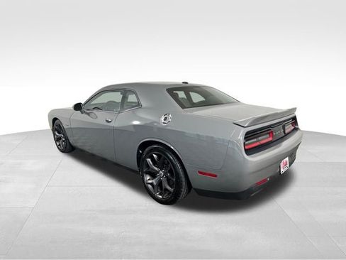 Used 2019 Dodge Challenger R/T RWD image 3