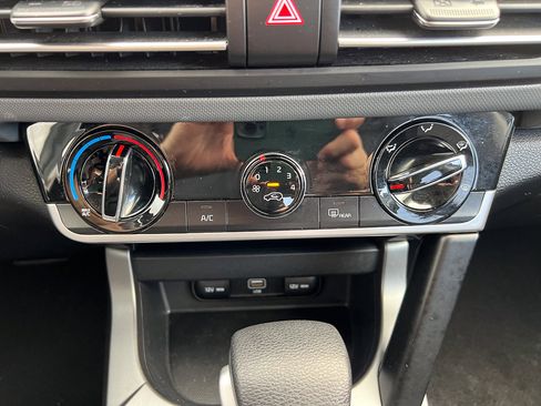 Used 2023 Kia Seltos LX AWD/4WD image 19
