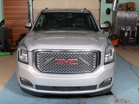 Used 2016 GMC Yukon Denali w/ Open Road Package image 4