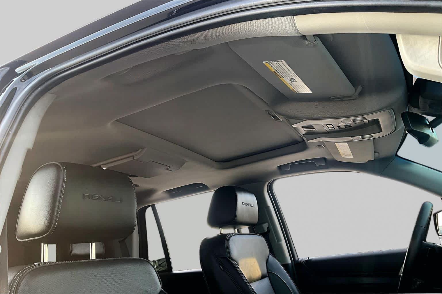 Used 2019 GMC Yukon Denali w/ Denali Ultimate Package RWD image 14