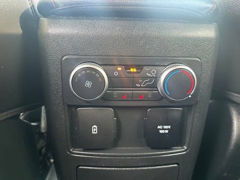 Used 2022 Ford Explorer Limited w/ Equipment Group 301A AWD/4WD image 16