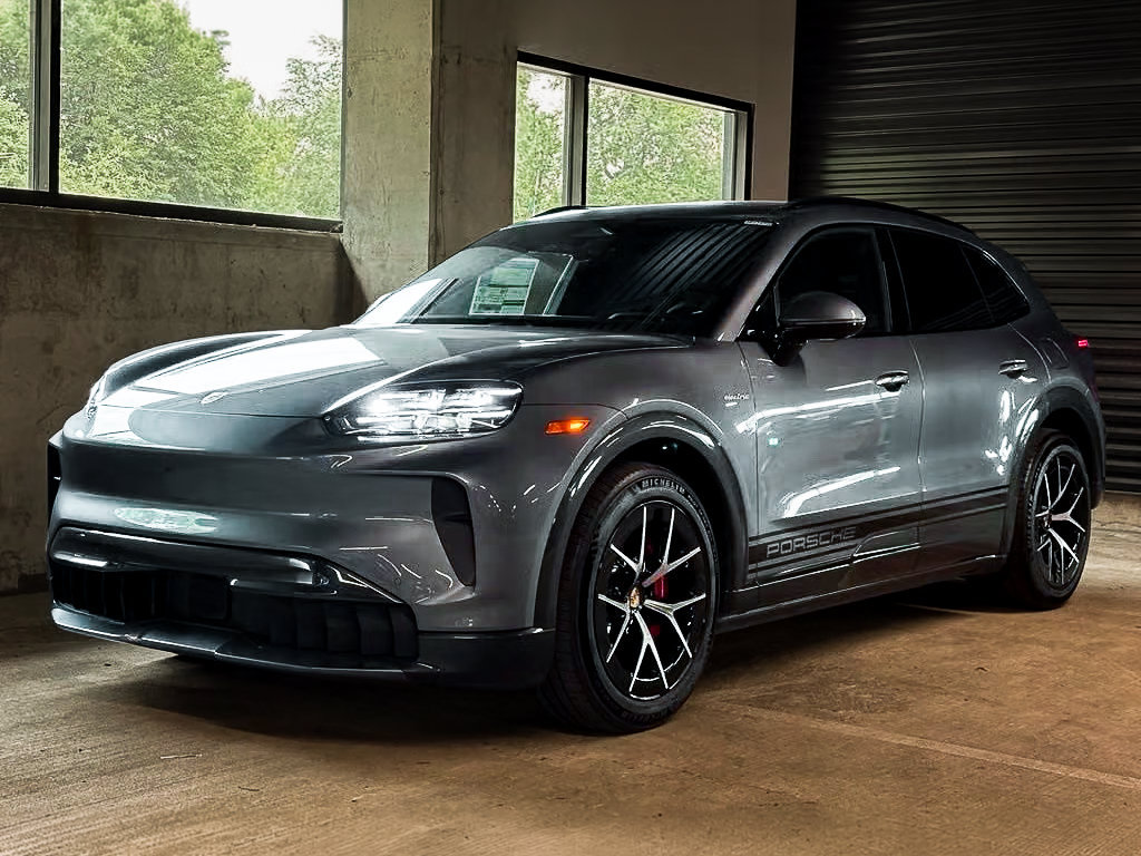 New 2026 Porsche Cayenne S AWD/4WD image 1