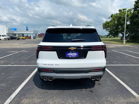 New 2026 Chevrolet Traverse LT w/ Sun and Wheel Package AWD/4WD image 6