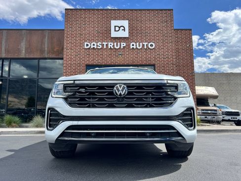 Used 2024 Volkswagen Atlas SEL Premium R-Line AWD/4WD image 2