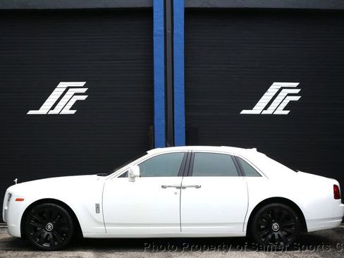 Used 2010 Rolls-Royce Ghost RWD image 2