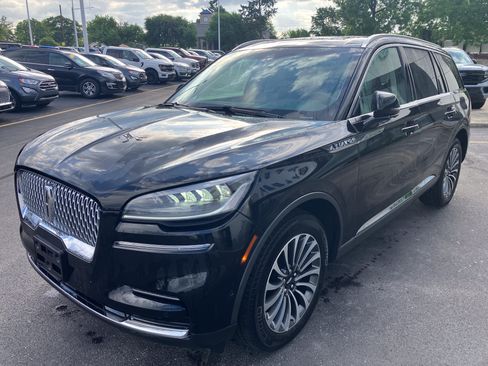 Used 2024 Lincoln Aviator Reserve AWD/4WD image 3