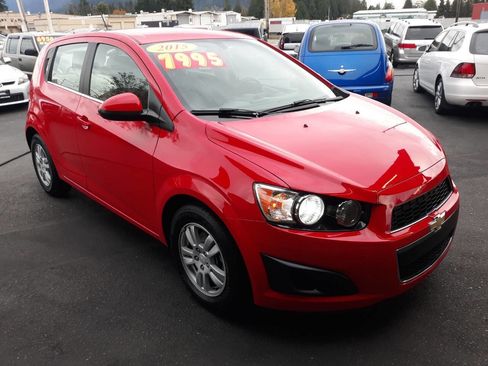 Used 2015 Chevrolet Sonic LT image 1