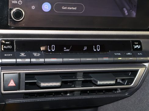 Used 2025 Toyota Camry LE image 29