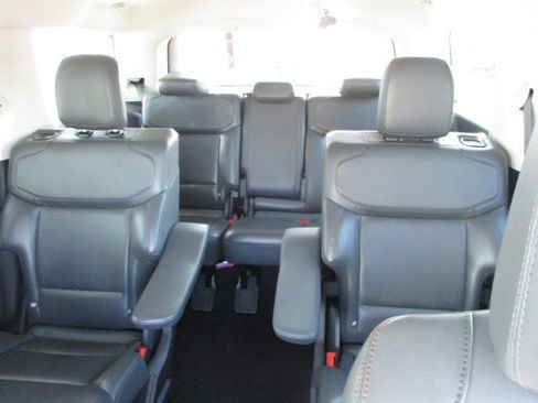 Used 2025 Ford Expedition Active AWD/4WD image 14