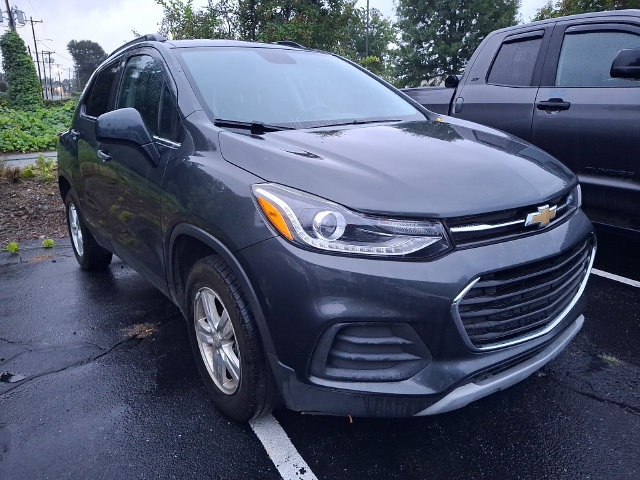 Used 2020 Chevrolet Trax LT w/ Driver Confidence Package AWD/4WD image 3