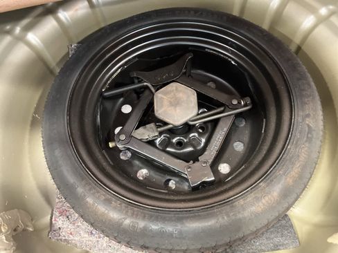 Used 2000 Ford Taurus SES image 30