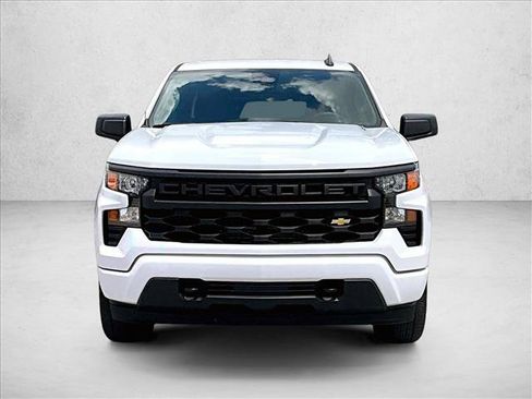 Used 2025 Chevrolet Silverado 1500 Custom RWD image 3