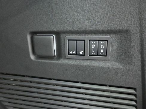 New 2025 GMC Yukon XL Elevation image 14