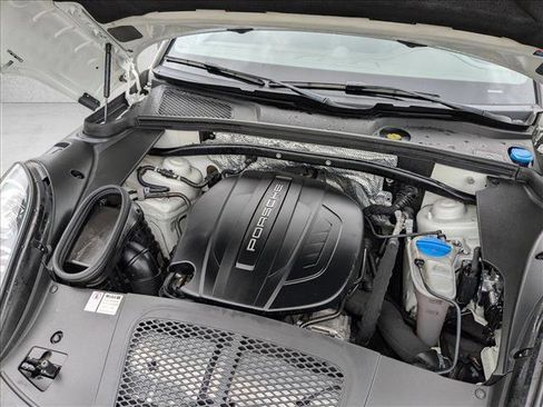 Used 2017 Porsche Macan AWD/4WD image 24