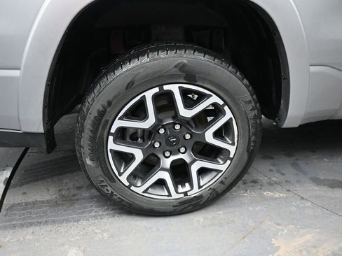 Used 2025 RAM 1500 Laramie image 17