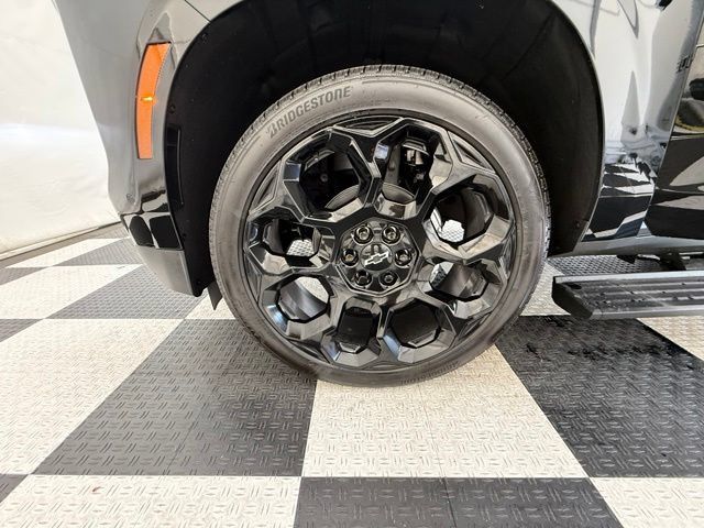 New 2026 Chevrolet Tahoe High Country AWD/4WD image 12