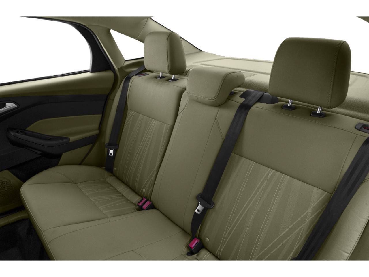 Used 2015 Ford Focus SE w/ SE Cold Weather Package FWD image 8