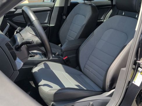 Used 2025 Volkswagen Jetta SE FWD image 11