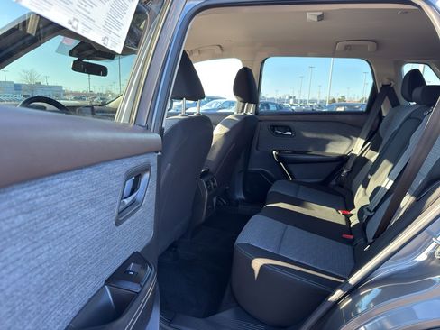 Certified 2023 Nissan Rogue SV image 29