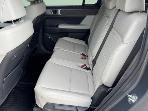 Used 2024 Hyundai Santa Fe Limited FWD image 13