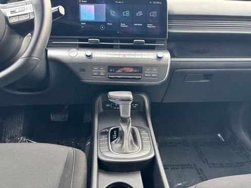 Used 2025 Hyundai Kona SEL image 18