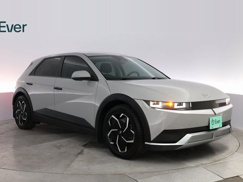 Used 2022 Hyundai Ioniq 5 SEL image 4